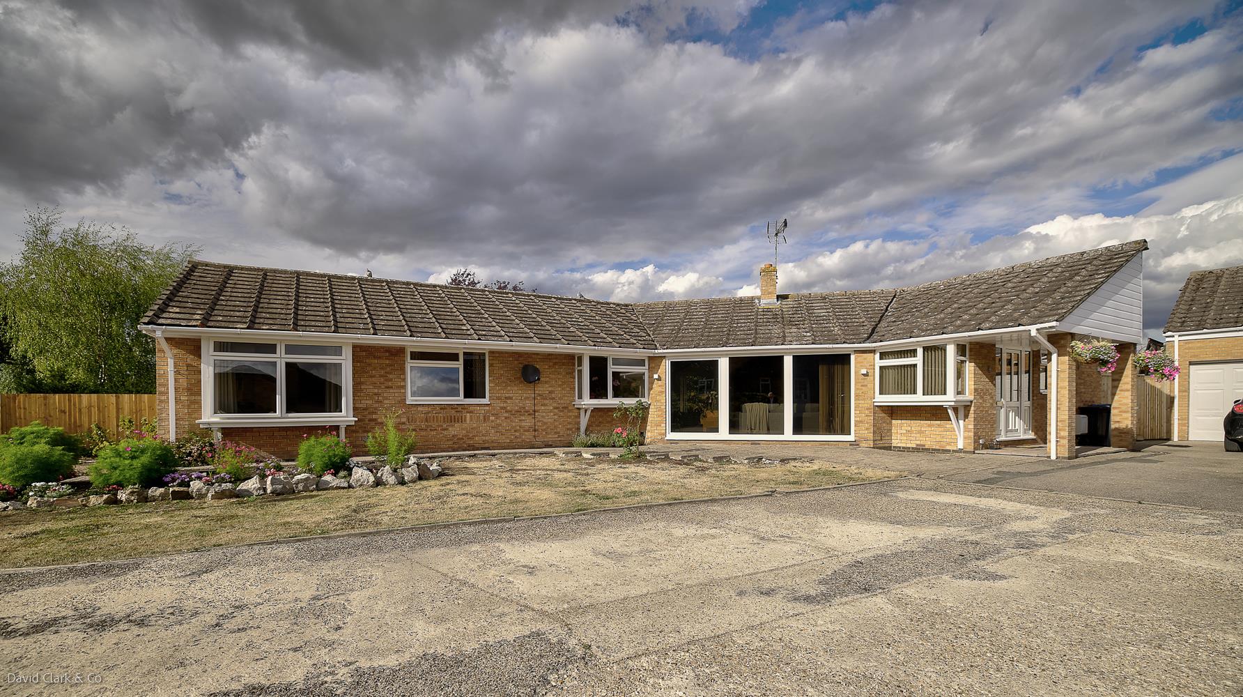 4 Bedroom Bungalow Detached for sale in Mepal David Clark